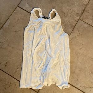 White Banana Republic t-shirt tank with keyhole back